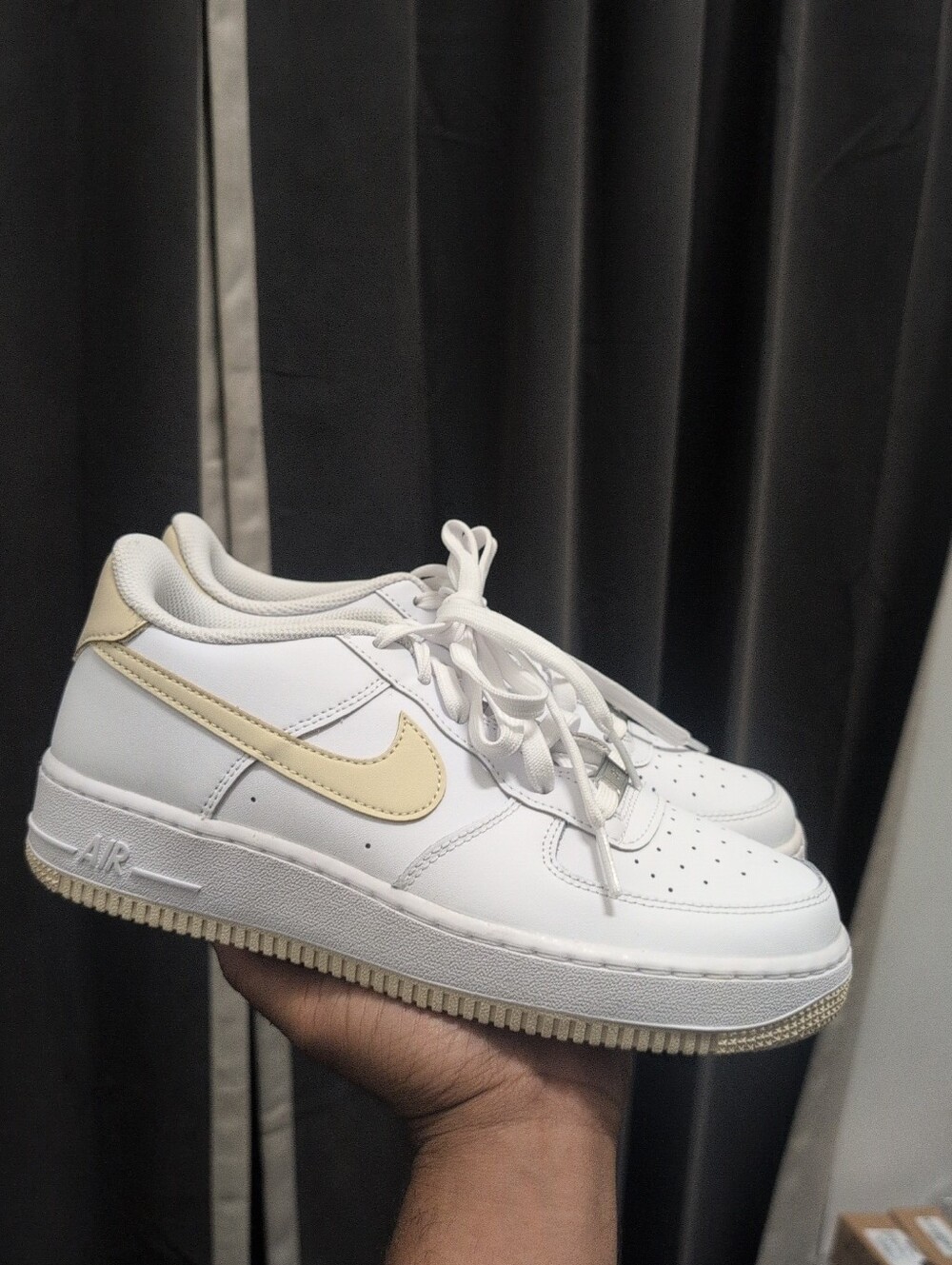 Kids Nike Air Force 1 GS 'White Light Khaki' (FV5948-118) Size 6.5Y
